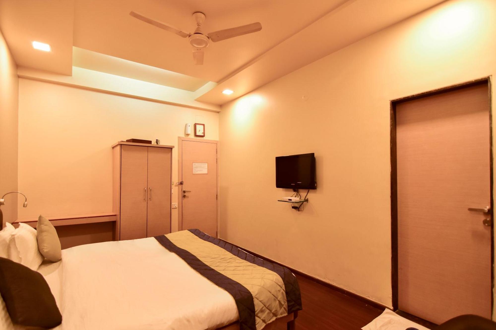 My Bizz Hotel Sapna Pune Exterior photo