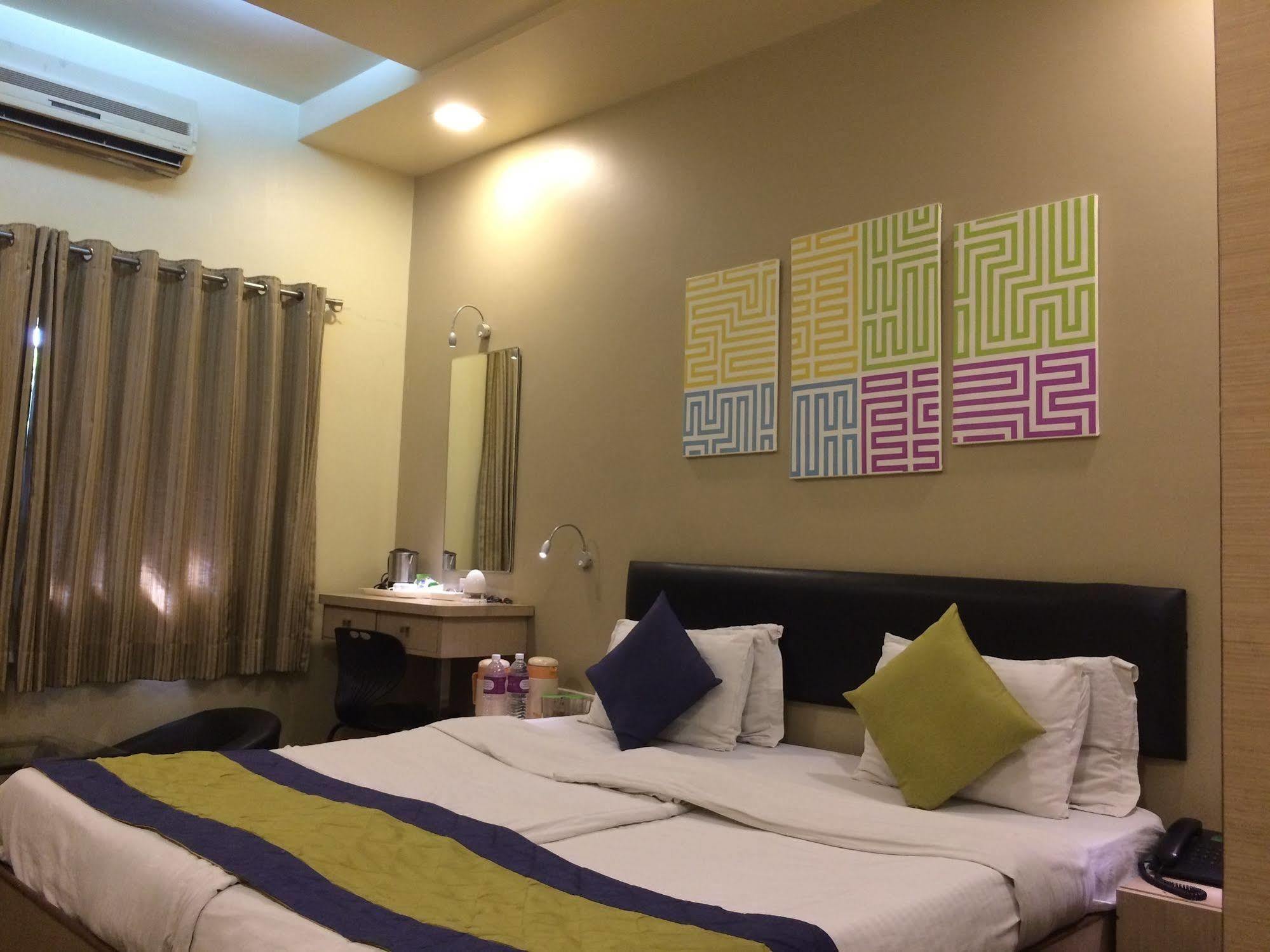 My Bizz Hotel Sapna Pune Exterior photo
